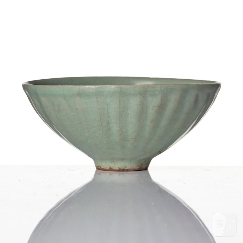 A celadon glazed 'lotus' bowl, - 图3